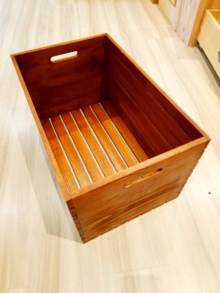 Brown wooden crate 21in x13in x12in